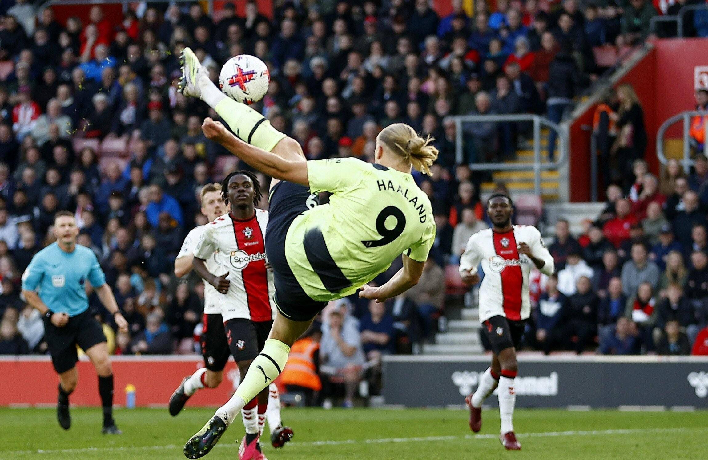 赛地聚焦——法国杯清晨热度飙升，多特蒙德队长鼓劲，媒体盛赞，更衣室氛围转暖的简单介绍